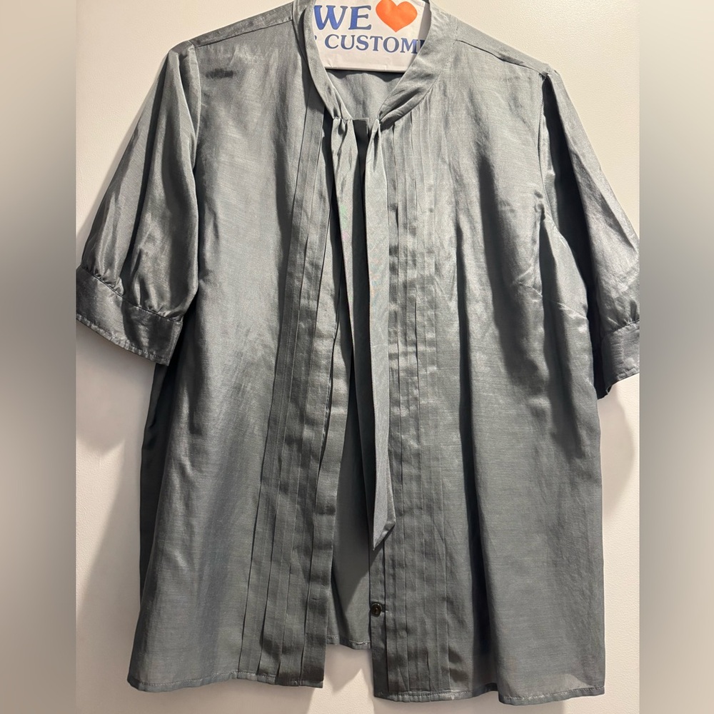 LIKE NEW! J. Crew Gun Metal Grey Pleated Blouse Bow Sz 12